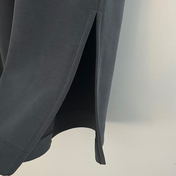 Lululemon Soft Ambitions Softstreme High Rise Crop Graphite Grey Size 10 NWOT - Picture 8 of 11